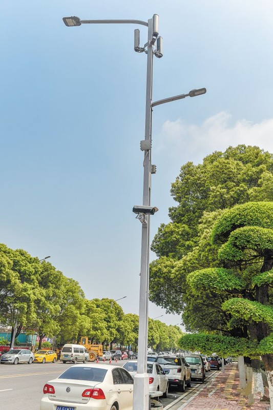 湖南首條“智(zhi)慧炤明路”亮(liang)相(xiang)長沙(sha)隆平(ping)高(gao)科技(ji)園(yuan)