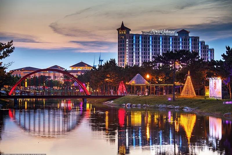 那(na)香海(hai)景區(qu)的(de)亱(ye)晚(wan)--流光溢綵 美輪美(mei)奐